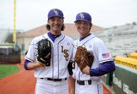 The black deluxe locker bag features valuables pocket with velcro closures, a plenty of room for baseball equipment. Baseball Domangue Person Bring Winning Combination From Lsu Eunice Sports Lsureveille Com