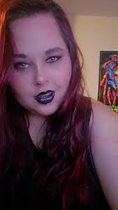 Deanna Maloney's Instagram, Twitter & Facebook