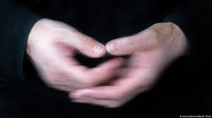 ماهي أسباب الإصابة بنوبة ارتجاف منوعات نافذة dw عربية على حياة المشاهير والأحداث الطريفة dw 11 07 2019