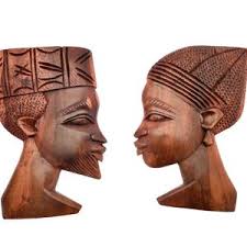 Pareja de figuras africanas antiguas talladas a mano, con perfil y hombros  ebonizados, 39 cm