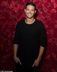 My comedy career started when i was living in chicago while attending the art institute. Wells Adams Hits Back At Radio Hosts Who Said Sarah Hyland Would Be Buying Her Own Engagement Ring Daily Mail Online