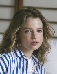 Allison Lanier - Photos - IMDb