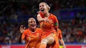 Entrevistas, análises e opinião e muito mais. Holanda Bate Suecia E Se Classifica Para A Final Da Copa Do Mundo De Futebol Feminino Noticias Galaticos Online