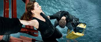 Terminator genisys features the franchise's heroine, sarah connor, in what looks to be badass mode, but ultimately diminishes her in a nasty way. 2015 Game Of Thrones Cast Got Cast Gif On Gifer By Mabar