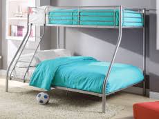 Hochbett holz metall hochbett metall top 7 produkte unter der lupe, hochbett mit schreibtisch für das kinderzimmer, metall stockbett 140 couch metall etagenbett hochbett, hochbett luca aus holz massiv gefertigt wohnen de, schönes metall hochbett im kinderzimmer von. Hochbett Und Etagenbett Fur Kinder Kauf Unique