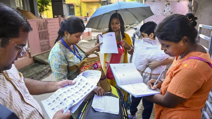 एसआईआर के आंकड़े — जमीनी हकीकत क्या कहती है?