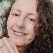 Alice Voss's Instagram, Twitter & Facebook