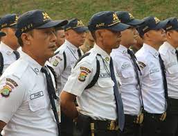 Walaupun pengamanan bank sudah dibantu oleh pihak kepolisian. Gaji Satpam Bank Bri Mataram Mau Tahu Berapa Gaji Satpol Pp Simak Di Sini Sepulsa