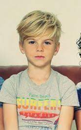 jungen langes haar jungen langes haar jungen langes hair haar ideen fur alle haarlangen es gibt tau jungs frisuren lange haare jungs coole jungs frisuren