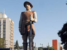 A estação borba gato é uma das estações do metrô da cidade brasileira de são paulo. Por Que Querem Derrubar A Estatua Do Borba Gato