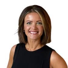 Kari Owen's Instagram, Twitter & Facebook