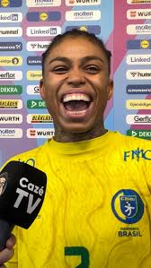 LAILA ROCHA CONQUISTA BRONZES! 🏋️‍♀️🥉 Na sua estreia internacional no  sub-20, Laila Rocha conquistou duas medalhas de bronze no Pan-Americano  Juvenil de Levantamento de Peso, em Cuba. A brasileira levantou 100kg no