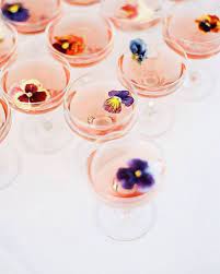They are absolutely delicious, they look complicated but are often fairly easy to make, and elevate a simple cocktail to something so much fancier. Cocktails Garnished With Edible Flowers Nature And Science Cocktail Garnish Edible Flowers Cocktails