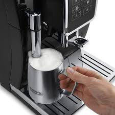 When comparing de'longhi coffee machines you may notice that some are very similar to each other, and you'd be right, they are. De Longhi Dinamica Truebrew Over Ice Fully Automatic Coffee And Espresso Machine Sur La Table