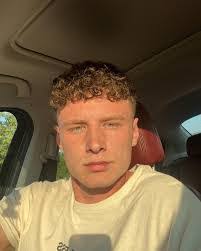 Tracy Reams's Instagram, Twitter & Facebook