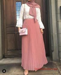 2019 Hijab Rockkombinationen Rose Dried Langer Faltenrock Weisses Spitzenhemd Mit Spanischen A 2 In 2020 Muslim Fashion Outfits Hijab Fashion Summer Hijab Fashion
