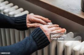 Image result for tbn:NWpZ4R9pX7ItUM::www.aullidos.com/imagenes/caratulas/escalofrio.jpg