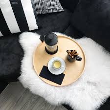 Bu Evin Kiymeti Ilk Dekore Edildiginden 8 Yil Sonra Anlasilmis Ev Gezmesi Dekor Evler Minimalist Oturma Odalari