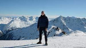 Experience writing's on the wall, by sam smith & jimmy napes with the striking visuals of the title sequence to spectre. James Bond Fans Converge On Austrian Mountain For New Spectre Show Culture Arts Music And Lifestyle Reporting From Germany Dw 12 07 2018