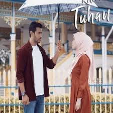 Mengisahkan percintaan seorang artis dengan seorang wanita biasa yang penerima tentangan daripada peminat. Tv Shows Like Cekelat Semanis Honey 19 Similar Series User Rated