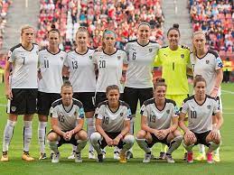 In der fifa weltrangliste liegen sie sogar auf dem 26. Frauen Em Euphorie In Osterreich Ofb Frauen Stechen Herren Von Red Bull Salzburg Aus Kicker