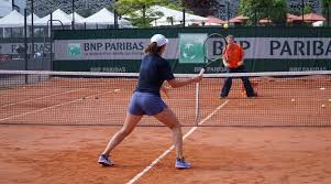 Iga świątek w długim wpisie na instagramie odniosła się do swojego zachowanie podczas przegranego spotkania trzeciej rundy turnieju wta w miami z aną konjuh. French Open Iga Swiatek The Math Head Who Can Write History Sports News The Indian Express