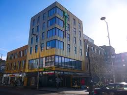Like all holiday inn express franchise hotels you get a complementary breakfast buffet. Holiday Inn Express Ealing London Review
