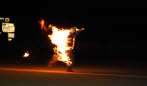 Szerezze be 15.000 másodperces (30 kép/s) running man on fire and című stockvideónkat. Man On Fire Ben S Biz Blog