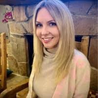 Leslie Saunders's Instagram, Twitter & Facebook