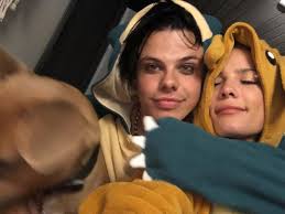 11 minutes (yungblud & halsey cover). Halsey Writes Loving Birthday Tribute To Yungblud People Com