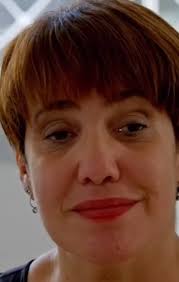 No voy a abrir debate, solo expresar mi opinión sobre Sábados de Gloria,  excelente novela, y lo dicen los comentarios q día a día leo. Esta vez se  pasaron para bien, son