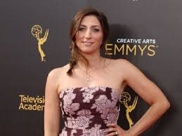 Peretti announced her pregnancy after the season 3 finale where her character, gina linetti, had been hit by bus. Chelsea Peretti Husband Jordan Peele And All You Need To Know About Her Networth Height Salary