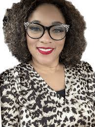 Robyn Scherer's Instagram, Twitter & Facebook