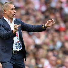 Sylvio mendes campos júnior (born 12 april 1974), commonly known as sylvinho (sometimes alternatively spelled silvinho), is a brazilian football manager and former player who played as a left. Qgtb 8nvxwpkim