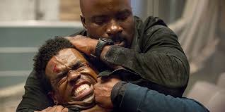 5 Superpowers Luke Cage Has Over Iron Fist (& 5 He Doesn't)