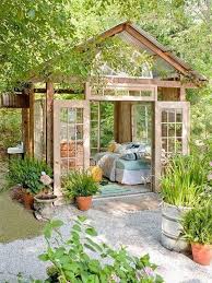 Amazing Little Garden House From Better Homes Gardens Could Do A Guest House In The Back Yard Mo Chalet De Jardin Habitable Chalet De Jardin Terrasse Jardin