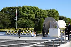 広島市原爆死没者慰霊式並びに平和祈念式参列等 | 総理の一日 | 首相官邸