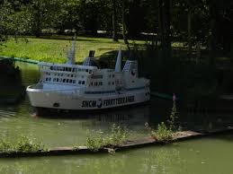 Mini Bateau Photo De Port Miniature De Saint Savinien Le Mung Tripadvisor