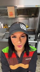 mhm, who’s coming over there?😋 #blowthisup #burgerking #real #workinglife  #crewmember