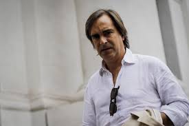 Luego, el actor saltó a la fama al protagonizar la popular teleserie adrenalina. Gabo9v9i Fxs7m