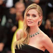 #repost ・・・ dolce&gabbana is delighted to announce lady kitty spencer as its global ambassador. Prinzessin Diana Nichte Kitty Spencer 29 Hat Sich Verlobt Er Ist 60 Brigitte De