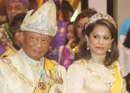 Sultan ahmad shah reigned as the fifth sultan of pahang for almost 45 years. Sultan Ahmad Shah Al Musta In Billah Ibni Almarhum Sultan Abu Bakar Serah Takhta Selepas 45 Tahun Pemerintahannya
