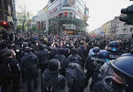 Mai jeweils hunderte menschen in berlin und hamburg. Muwpynap9h Q9m