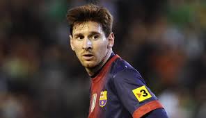 Sedangkan untuk para cowok, potongan rambut terkesan menampilkan wajah terlihat lebih segar. Foto Transformasi Gaya Rambut Lionel Messi Selama Berkarier Di Barcelona Spanyol Bola Com