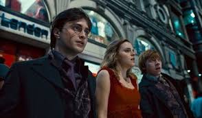 Harry potter y las reliquias de la muerte es el séptimo y último libro de la serie de novelas de harry potter, escritas por la autora británica j.k. Harry Potter Y Las Reliquias De La Muerte Parte 1 La Mas Tensa Y Adulta De La Saga