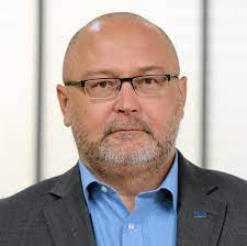 Były dyrektor departamentu prawa i bezpieczeństwa pozamilitarnego biura bezpieczeństwa narodowego. Questionnaire The Right To Recognize Bots Visegrad Insight
