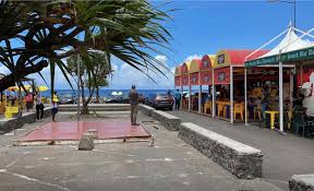Une nouvelle onde circule rapidement sur le nord du. Le Barachois A Saint Denis Carte De La Reunion
