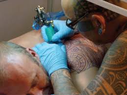 Letras y tipografías para tatuajes, dibujos y decoraciones no te pierdas nuestras fuentes más especiales para tus tatuajes o tattoos, dibujos, grabados. Tatuaje Entre El Arcaismo Y La Moda