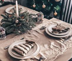 December 27, 2016 by melanie lissack in seasonal. 5 Ways To Create A Country Christmas Table Setting