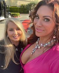 Robyn Kinsey (@robkinwhite) • Instagram photos and videos